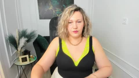 ninastarle online show from 04.10.26