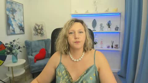 ninastarle online show from 04.18.26