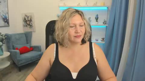 Snapshot of ninastarle chatting on 06.06.26 ninastarle online show from 06.06.26