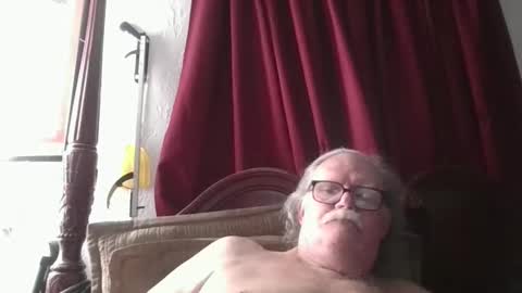 Snapshot of nipplechaser chatting on 04.17.26 nipplechaser online show from 04.17.26