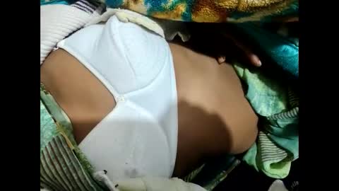 Snapshot of nisha800411 chatting on 12.24.24 Nisha online show from 12.24.24