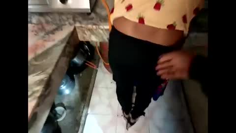 Snapshot of nisha800411 chatting on 01.01.25 Nisha online show from 01.01.25