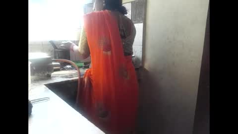 Snapshot of nisha800411 chatting on 02.13.25 Nisha online show from 02.13.25