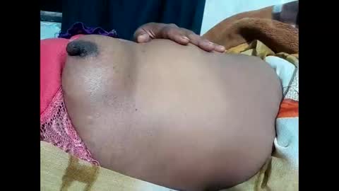 Snapshot of nisha800411 chatting on 03.12.25 Nisha online show from 03.12.25