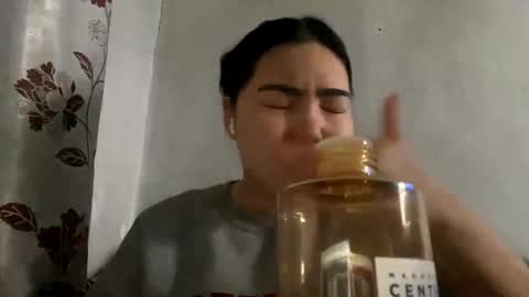 Snapshot of nitadecember chatting on 12.23.25 Molly online show from 12.23.25