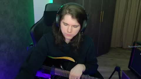 Snapshot of nitroshade chatting on 01.25.25 nitroshade online show from 01.25.25