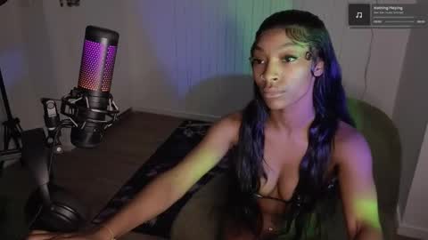 Snapshot of niviawolfe chatting on 06.11.26 NIVIA WOLFE online show from 06.11.26