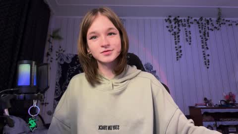 Snapshot of nloraaa chatting on 12.12.24 Tears Lora online show from 12.12.24