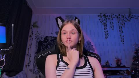 Snapshot of nloraaa chatting on 12.28.24 Tears Lora online show from 12.28.24