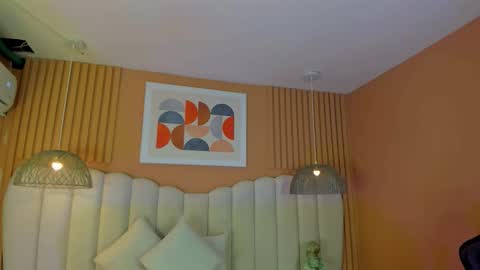 Snapshot of noa_moon chatting on 11.28.25 Noa online show from 11.28.25