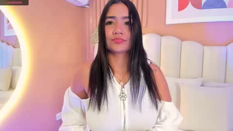 Snapshot of noa_moon chatting on 01.08.26 Noa online show from 01.08.26