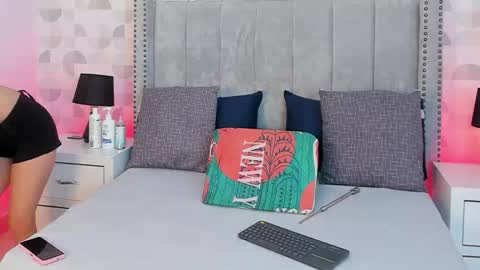 Snapshot of noa_morena chatting on 09.13.25 NATHALIA MORENO online show from 09.13.25