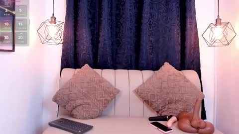 Snapshot of noa_morena chatting on 10.30.25 NATHALIA MORENO online show from 10.30.25