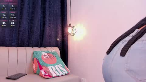 Snapshot of noa_morena chatting on 11.26.25 NATHALIA MORENO online show from 11.26.25