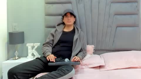 Noah Ferrary online show from 11.04.25