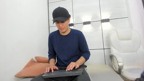 Noah Ferrary online show from 11.09.25