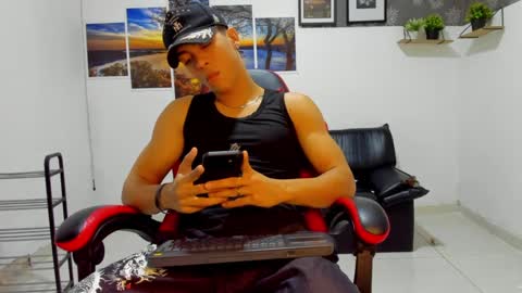 Snapshot of noah_flynn1 chatting on 09.17.25 noah_flynn1 online show from 09.17.25