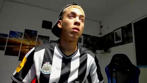 Snapshot of noah_flynn1 chatting on 10.28.25 noah_flynn1 online show from 10.28.25