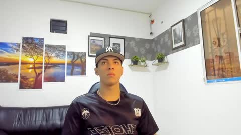noah_flynn1 online show from 05.04.26