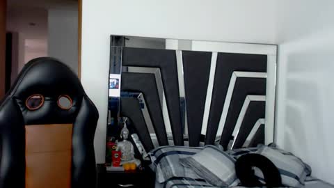 Noah Harris01 online show from 12.19.24