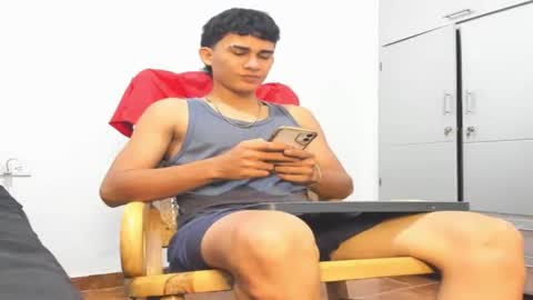 noah_jones41 online show from 09.28.25