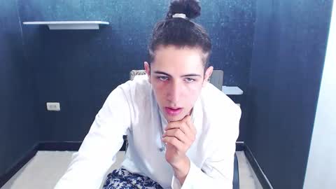 Snapshot of noah_sokolov chatting on 01.08.26 noah_sokolov online show from 01.08.26