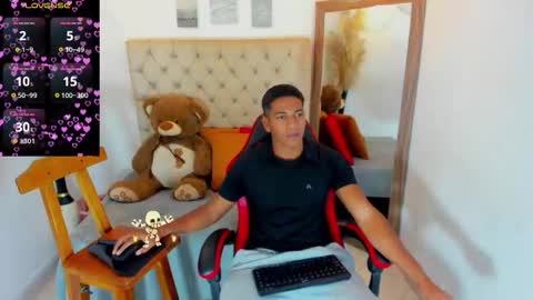 Snapshot of noah_sthone chatting on 01.12.26 N O AH - S T H O N E online show from 01.12.26