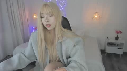 Snapshot of noahcryptic chatting on 12.14.25 Noah online show from 12.14.25