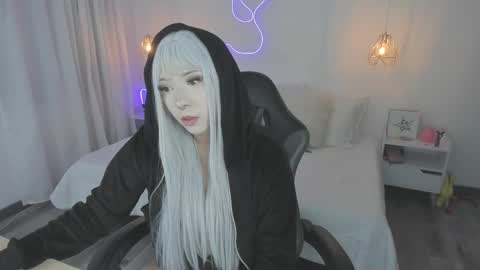 Snapshot of noahcryptic chatting on 01.10.26 Noah online show from 01.10.26