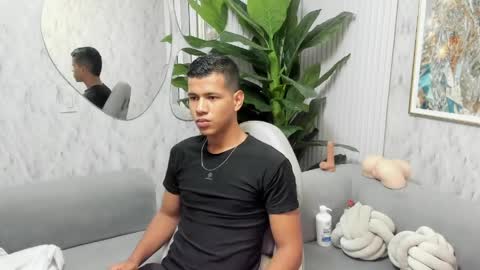 Snapshot of noahdark_ chatting on 04.08.26 NOAH online show from 04.08.26