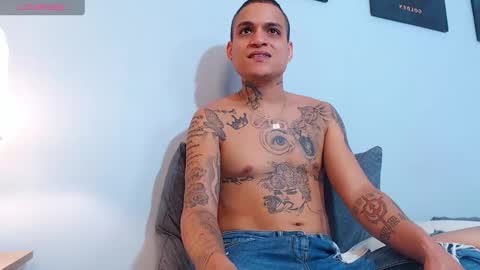 Snapshot of noahdiaz__ chatting on 11.11.25 noahdiaz__ online show from 11.11.25