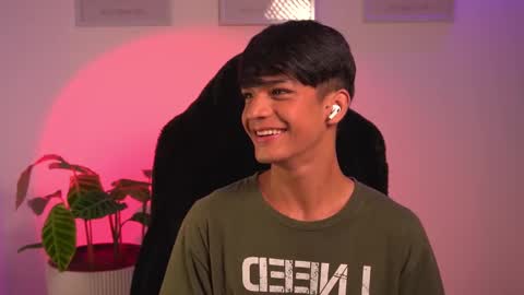 Noah     online show from 02.21.25