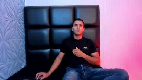 noahking18 online show from 04.23.26