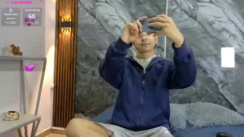 Snapshot of noahwalker__ chatting on 06.10.26 online show from 06.10.26
