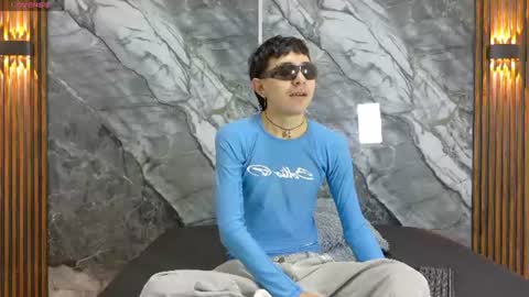 Snapshot of noahwalker__ chatting on 06.11.26 online show from 06.11.26