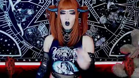 caroline online show from 01.05.25