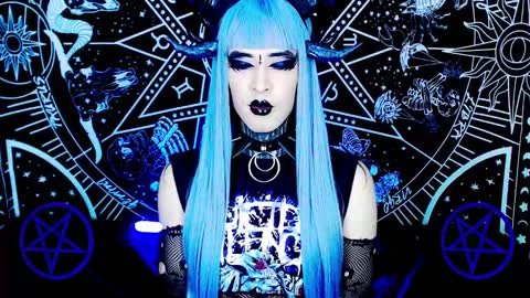 caroline online show from 02.26.25