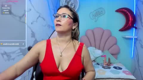 Snapshot of noelia_milfs chatting on 05.09.26 noelia_milfs online show from 05.09.26