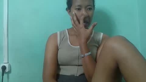 noella711128 online show from 12.05.25