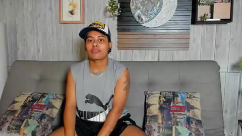 Snapshot of noha__scott chatting on 02.25.26 noha online show from 02.25.26