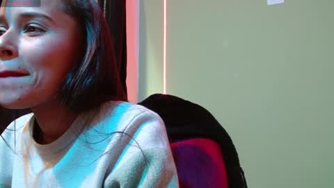 Snapshot of noha_thomson chatting on 01.25.25 Noha Thomson online show from 01.25.25