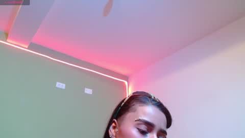 Snapshot of noha_thomson chatting on 01.30.25 Noha Thomson online show from 01.30.25