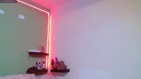 Snapshot of noha_thomson chatting on 02.20.25 Noha Thomson online show from 02.20.25