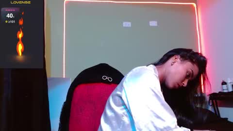 Snapshot of noha_thomson chatting on 09.16.25 Noha Thomson online show from 09.16.25