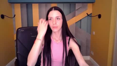 NoirDiva online show from 04.22.26