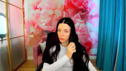 NoirDiva online show from 04.27.26