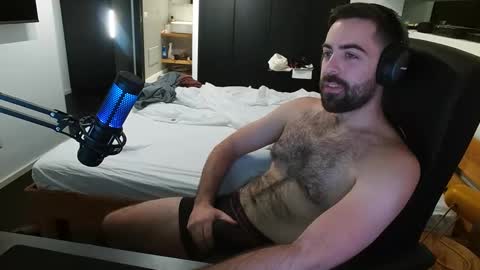 Snapshot of nomadicff chatting on 01.05.25 nomadicFF online show from 01.05.25