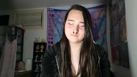 Snapshot of nonbinarybeauty20 chatting on 01.28.25 nonbinarybeauty20 online show from 01.28.25