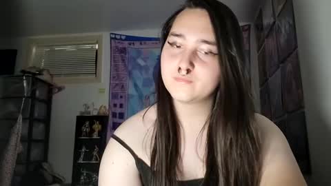 Snapshot of nonbinarybeauty20 chatting on 03.08.25 nonbinarybeauty20 online show from 03.08.25