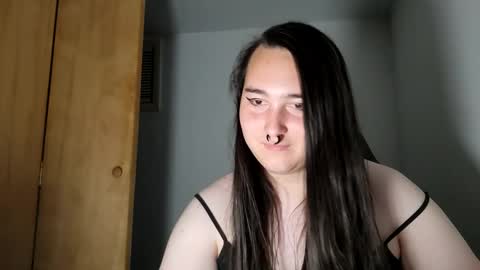 Snapshot of nonbinarybeauty20 chatting on 10.02.25 nonbinarybeauty20 online show from 10.02.25